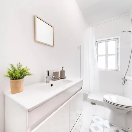 51 Bedroom Apartment Over Marqus De Pombal Lissabon