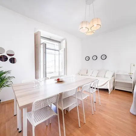 51 Bedroom Apartment Over Marqus De Pombal Lissabon