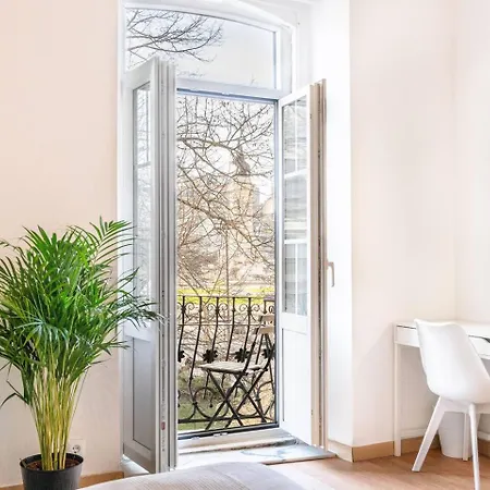 Prime 51 Bedroom Overlooking Marques Pombal * Lisbon