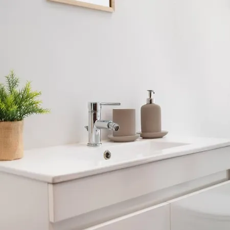 Prime 51 Bedroom Overlooking Marques Pombal * Lisbon
