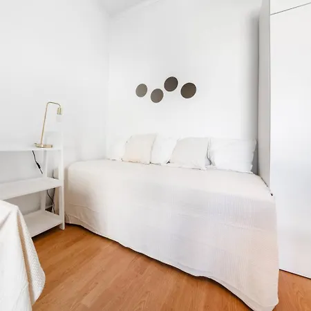 Prime 51 Bedroom Overlooking Marques Pombal Lisbon